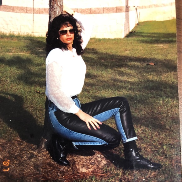 Meet your Posher, Mirtha - Picture 1 of 1